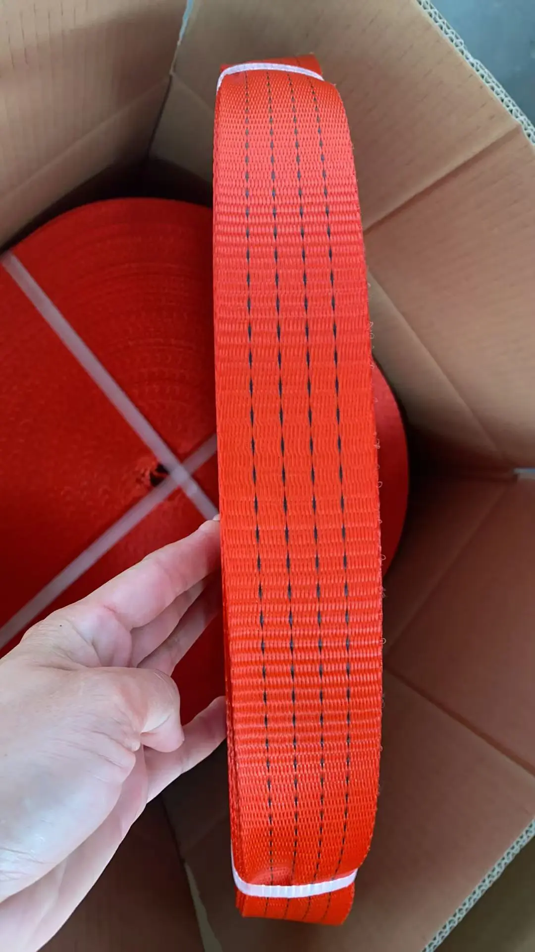 High-Strength Polyester Webbing for Reliable Industrial Lifting